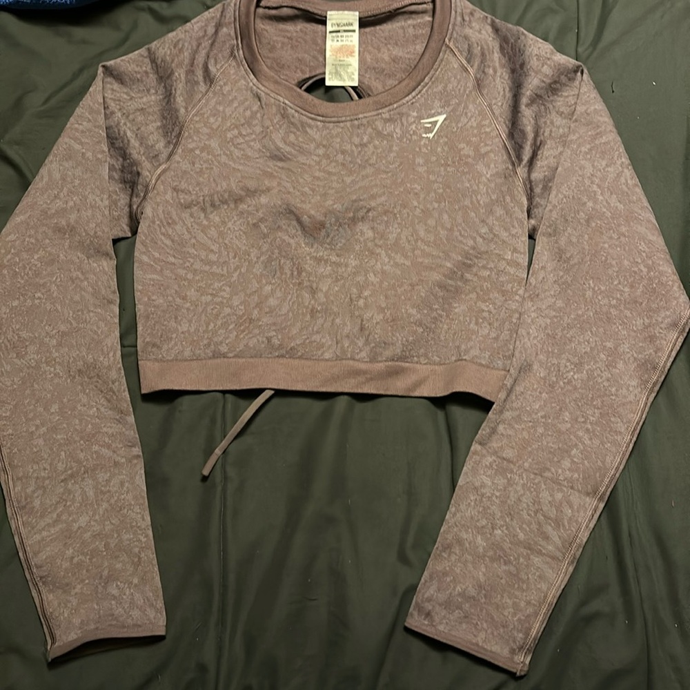Long sleeve GymShark crop top with lace up back
